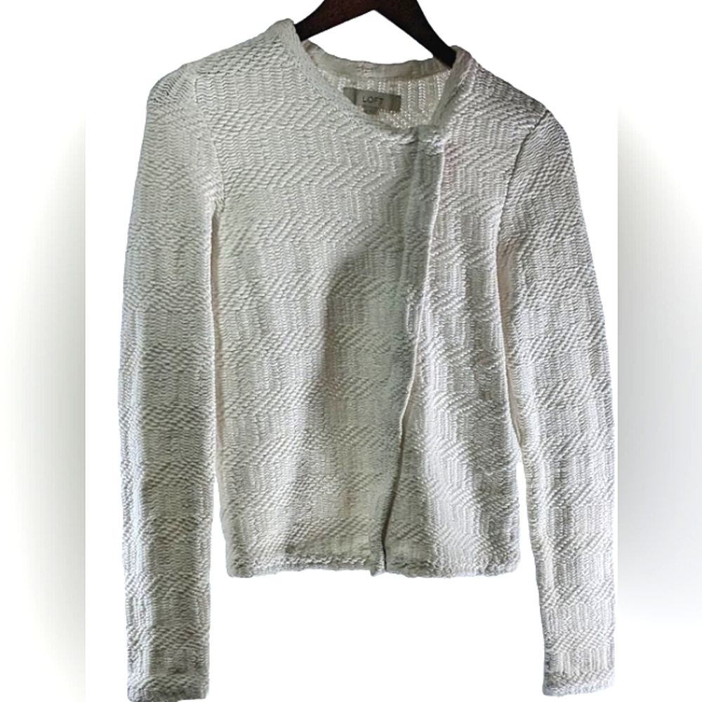 Ann Taylor Loft whitesweater jacket with asymmetrical zip closure Size M